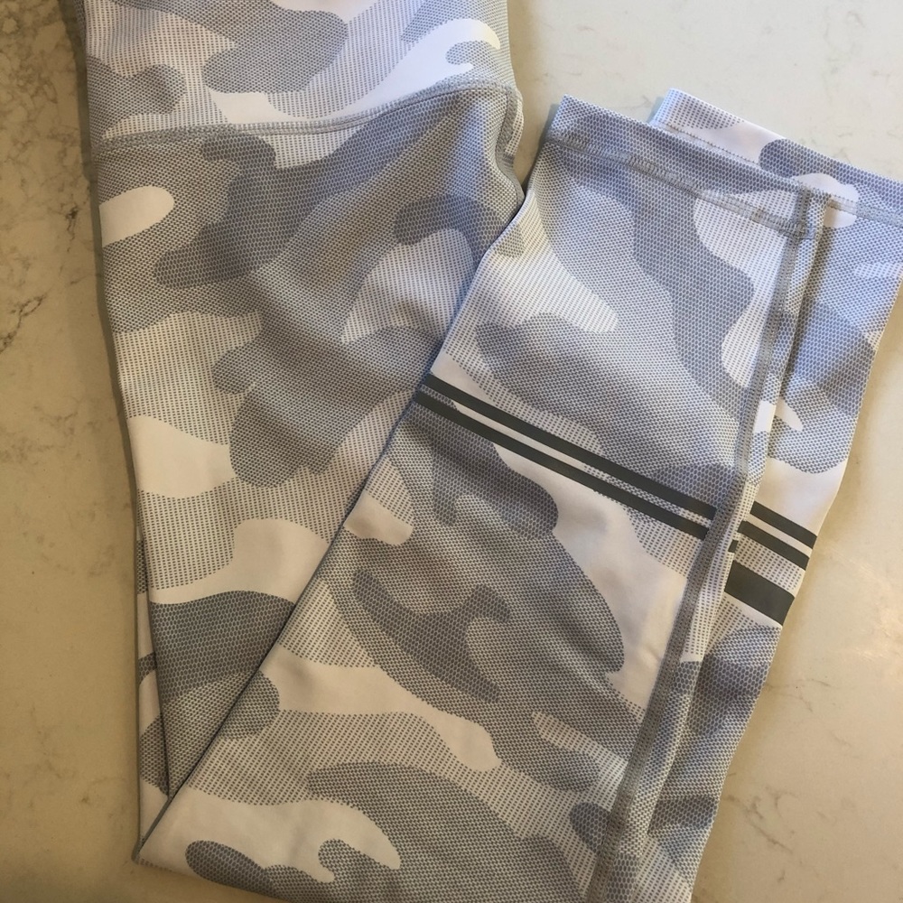 Lilybod Camo New Sz Medium Leggings